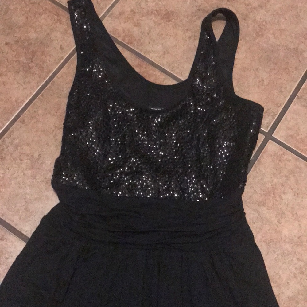 LBD - Picture 2 of 5